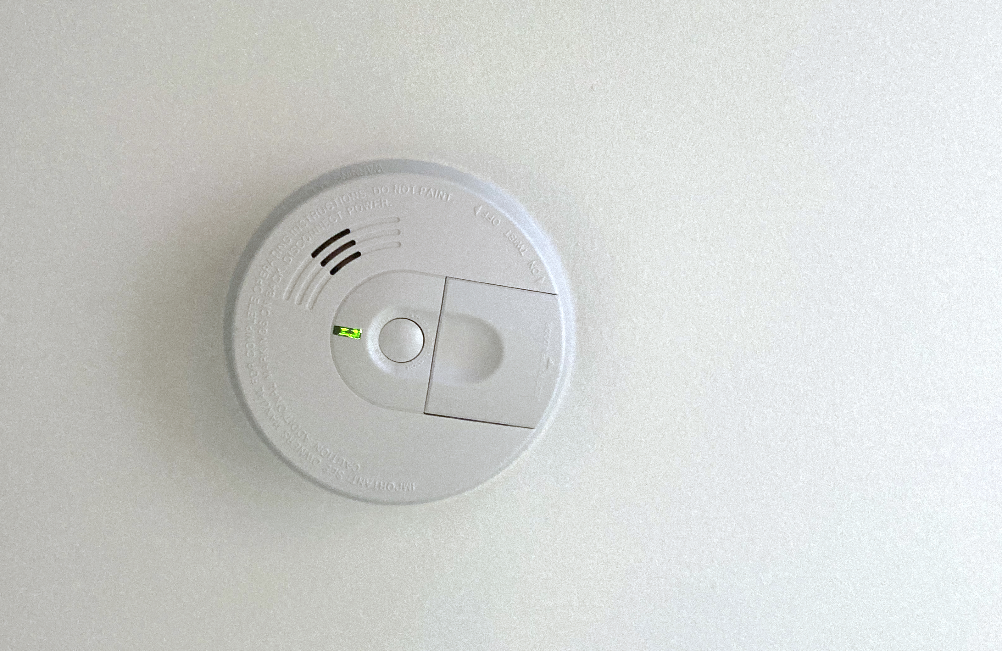 A combination CO and smoke detector.