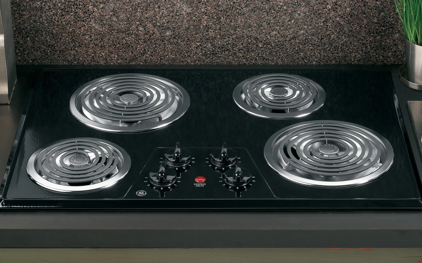 A conventional electric cooktop. (Credit: GE)